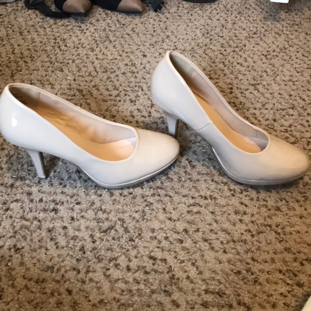 Chelsea Moreland heels